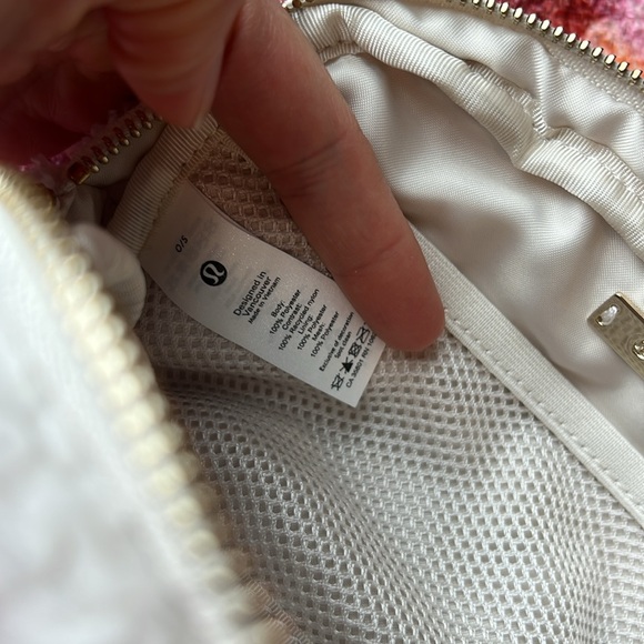 Lululemon 2021 original sherpa belt bag white gold everywhere cross body - Picture 7 of 8